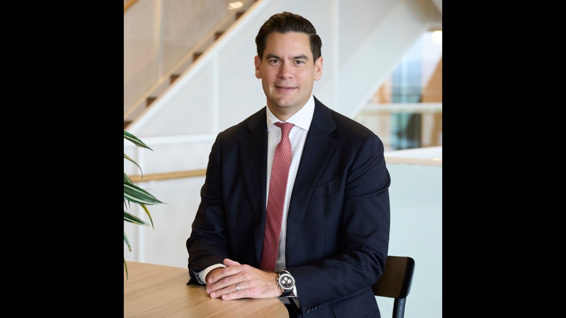 JLL Names Interim Leader After CEO Exits