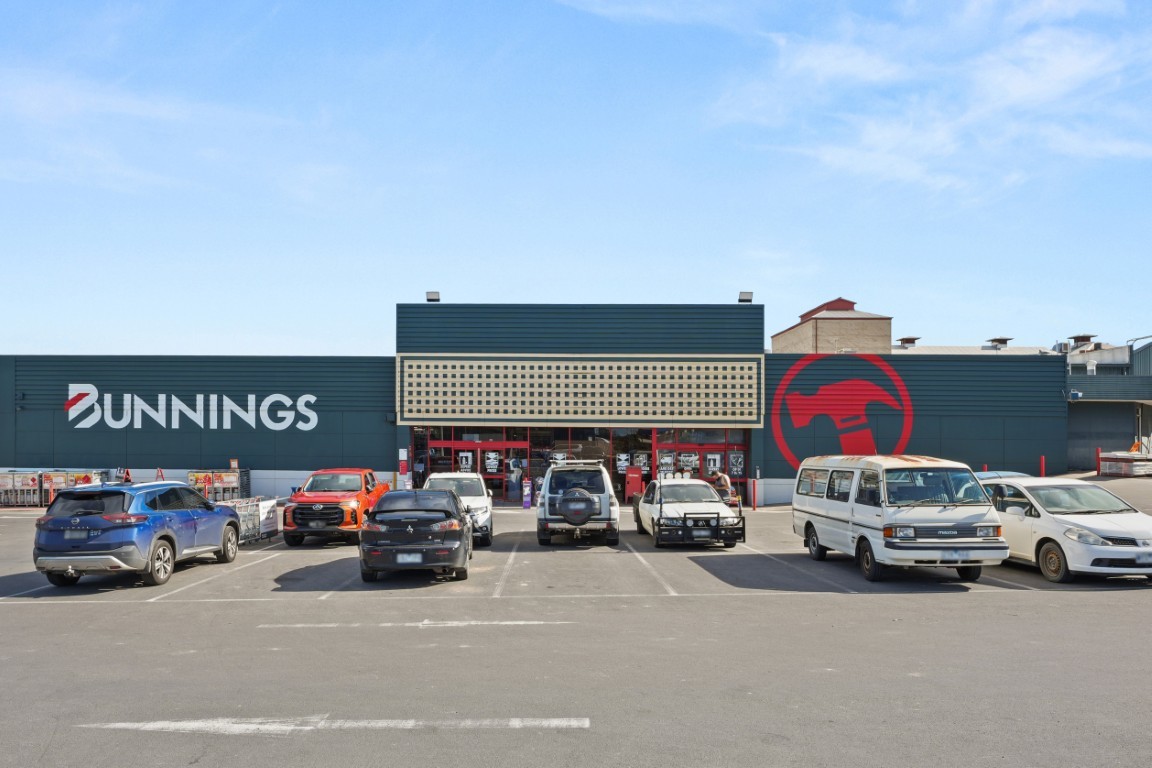 Bunnings Horsham Hits the Market