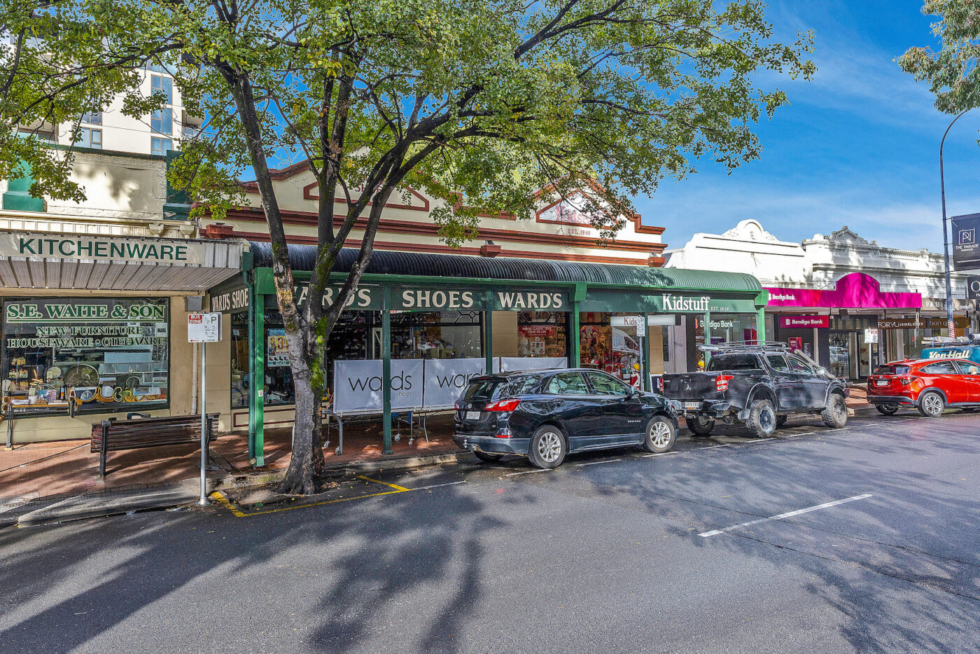 Blockbuster Auction Sets up Stunning Retail Strip Result