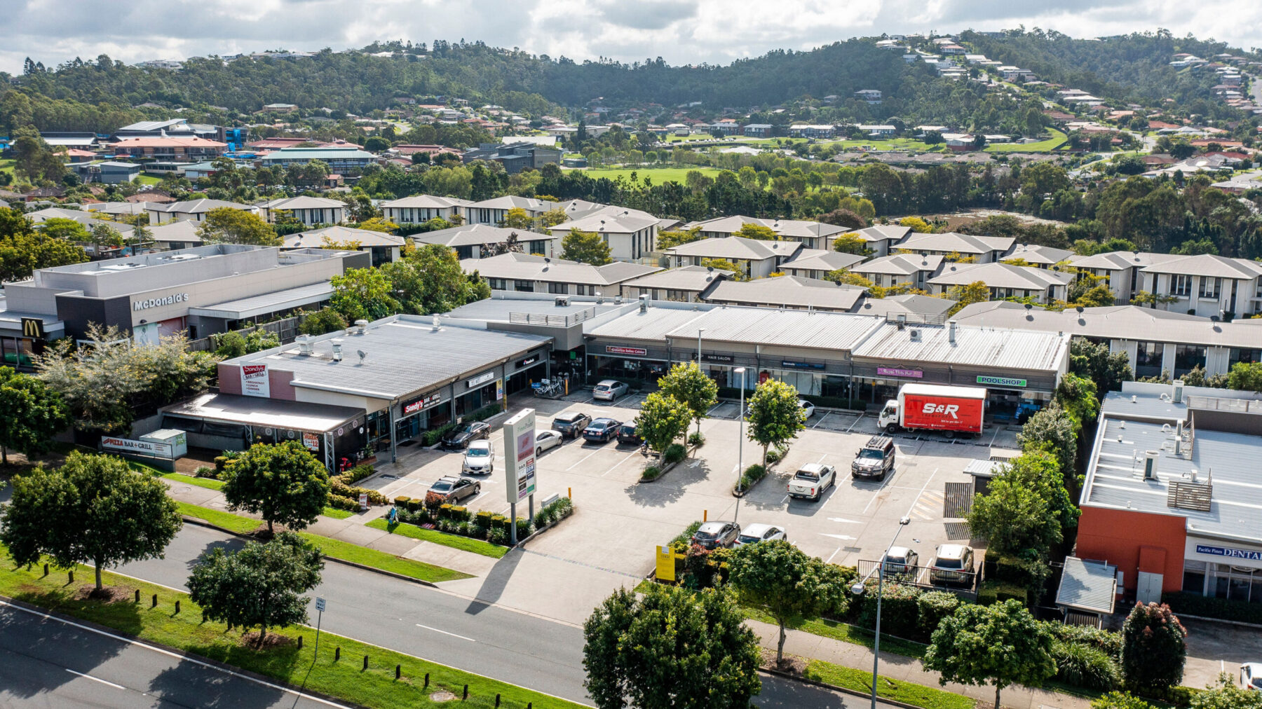 Pines Point Shopping Centre Sells for $8.1M