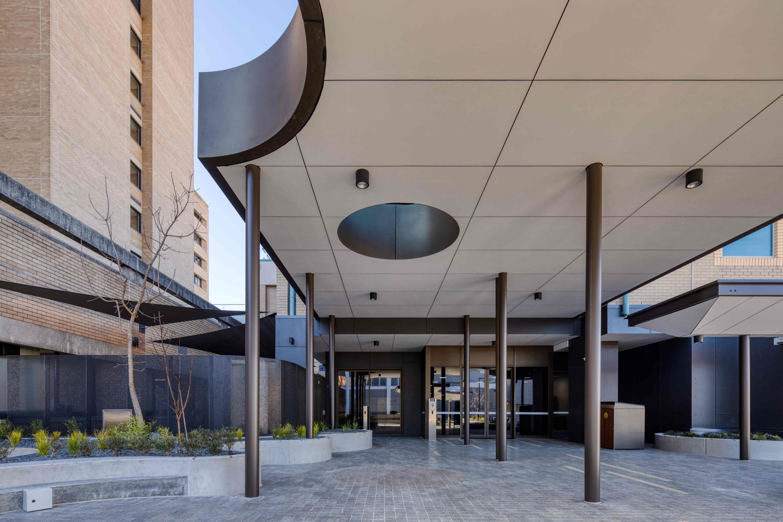 Multiplex Completes New Yamba Drive Entry to Canberra Hospital