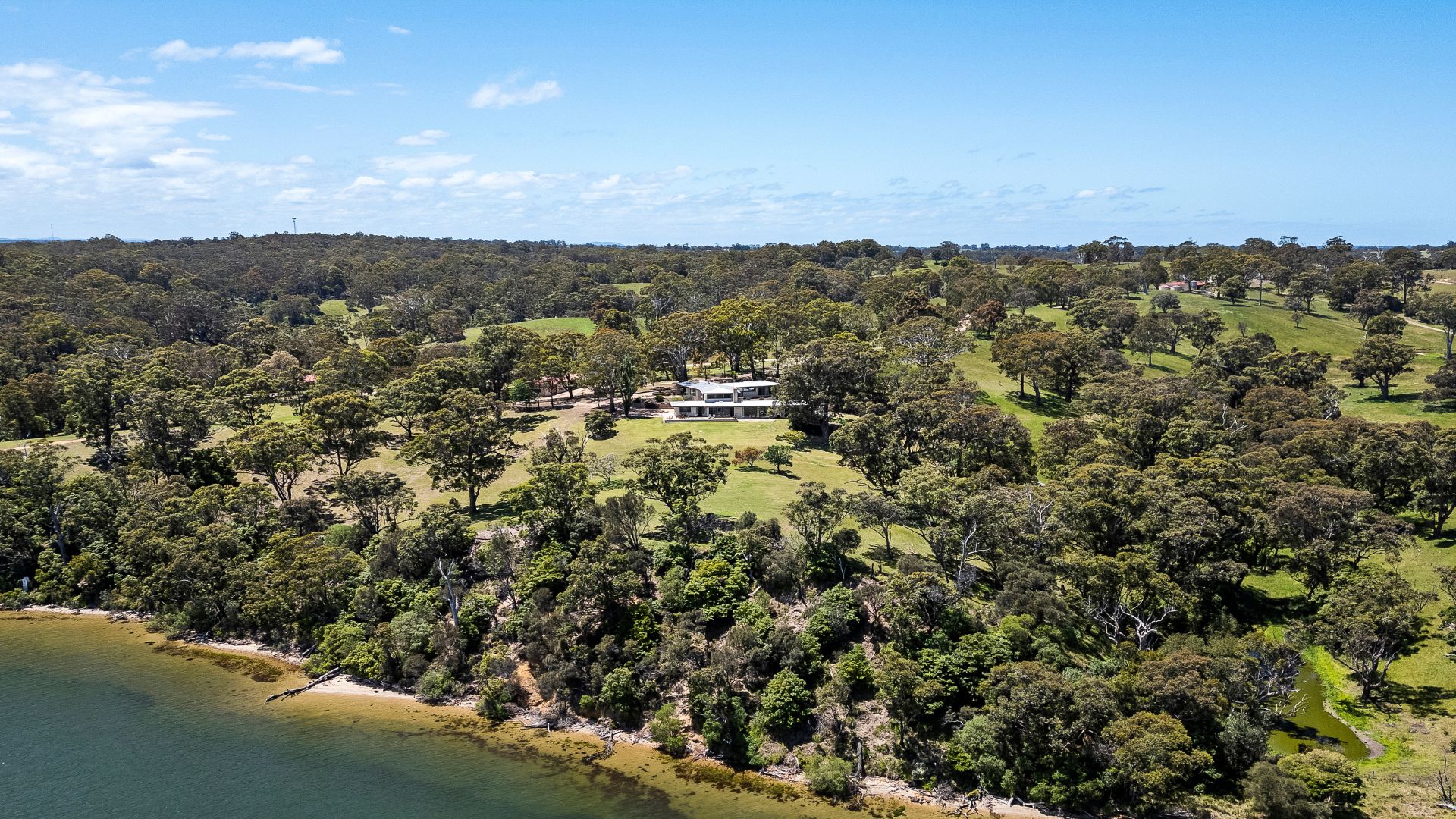 Majestic Waterfront Estate ‘Karra Downs’ For Sale