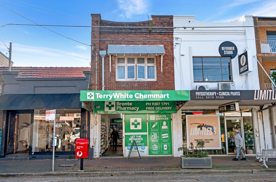 Rare Freehold Shop & Residence in Prime Bronte Village Location