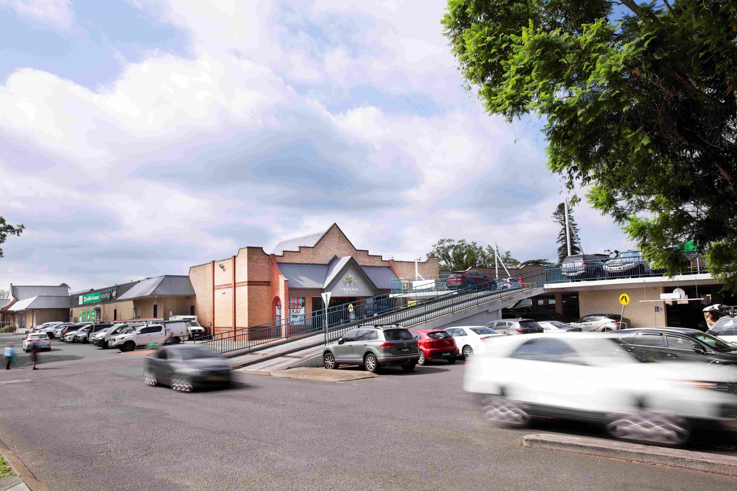 Woolworths-Anchored Neighbourhood Shopping Centre Changes Hands in $44.1 Million Sale