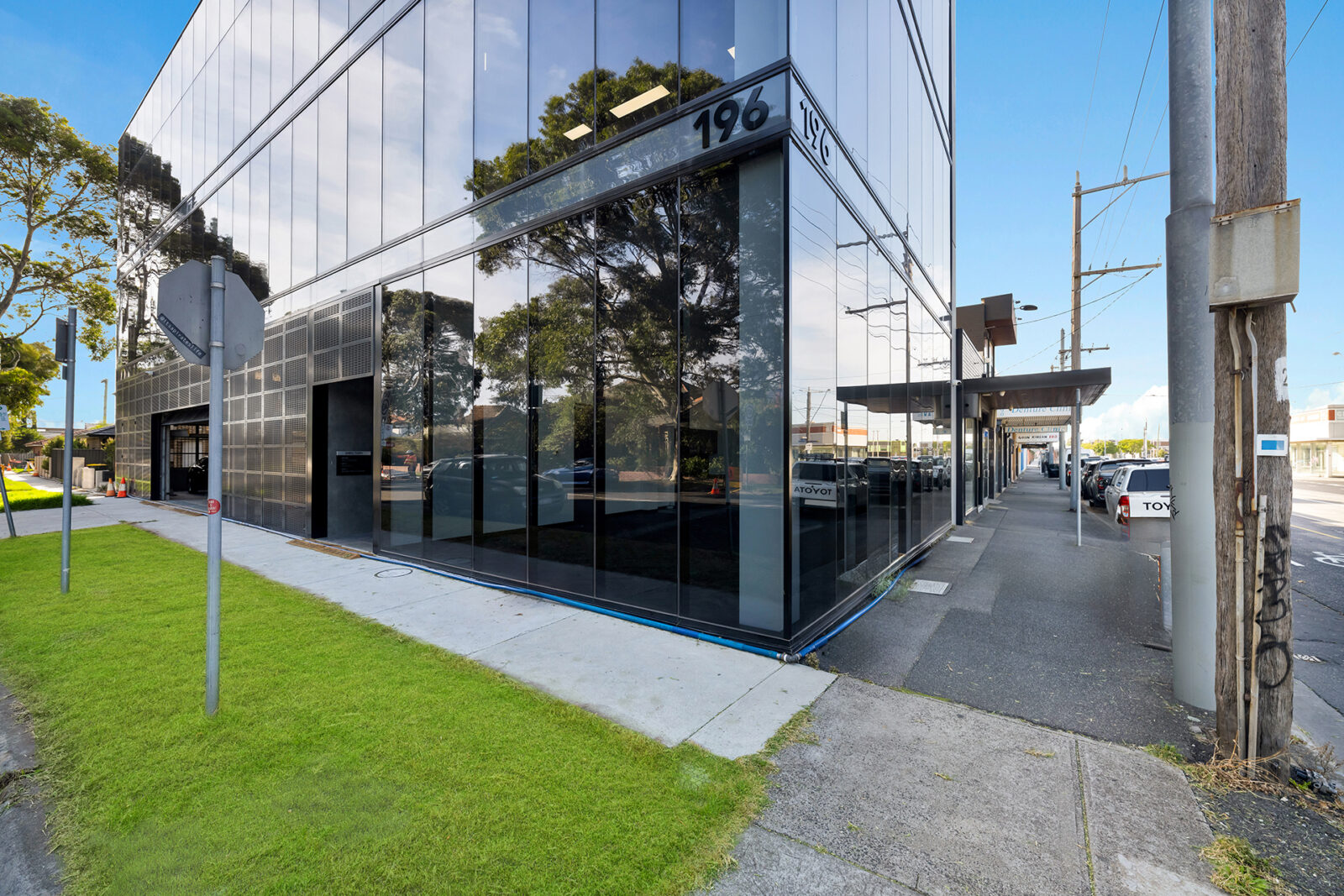 Modern Showroom & Office in Essendon North Now Leased